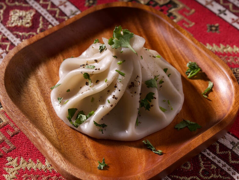 &#39;&#39;Khinkali&#39;&#39; (loại há cảo lớn nhồi thịt của Gruzia)