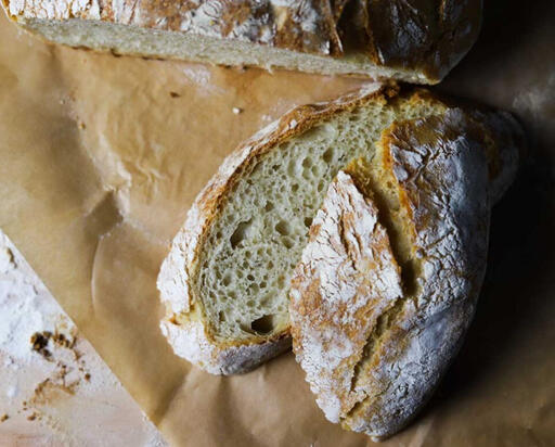 Bánh mì xám làm từ lúa mạch đen